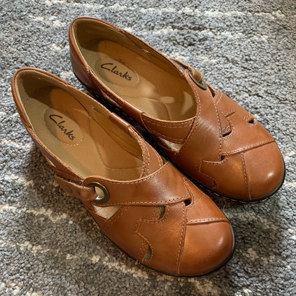 Clarks Shoes - Clarks brown leather shoes size 7